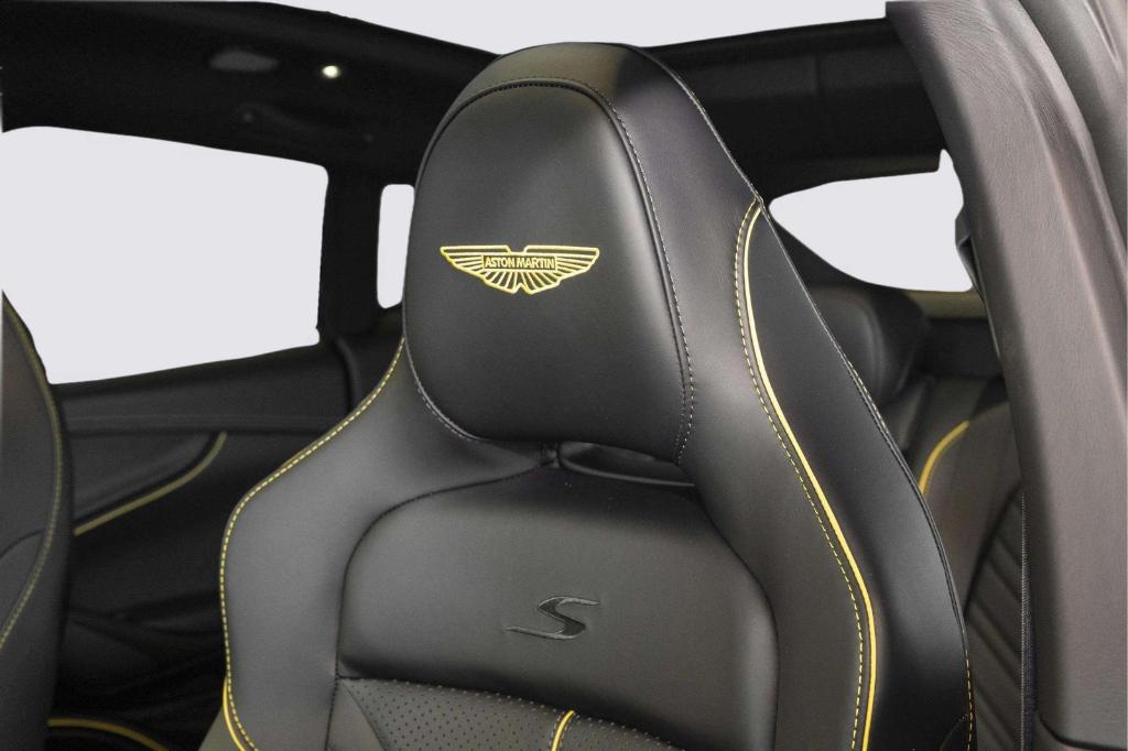 2026 Aston Martin DBX S 缩略图 18