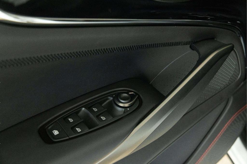 2026 Aston Martin DBX 707 — миниатюра 22