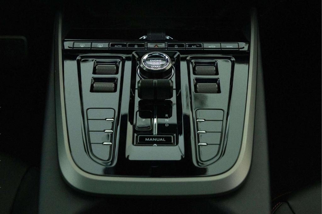 2026 Aston Martin DBX 707 — миниатюра 31