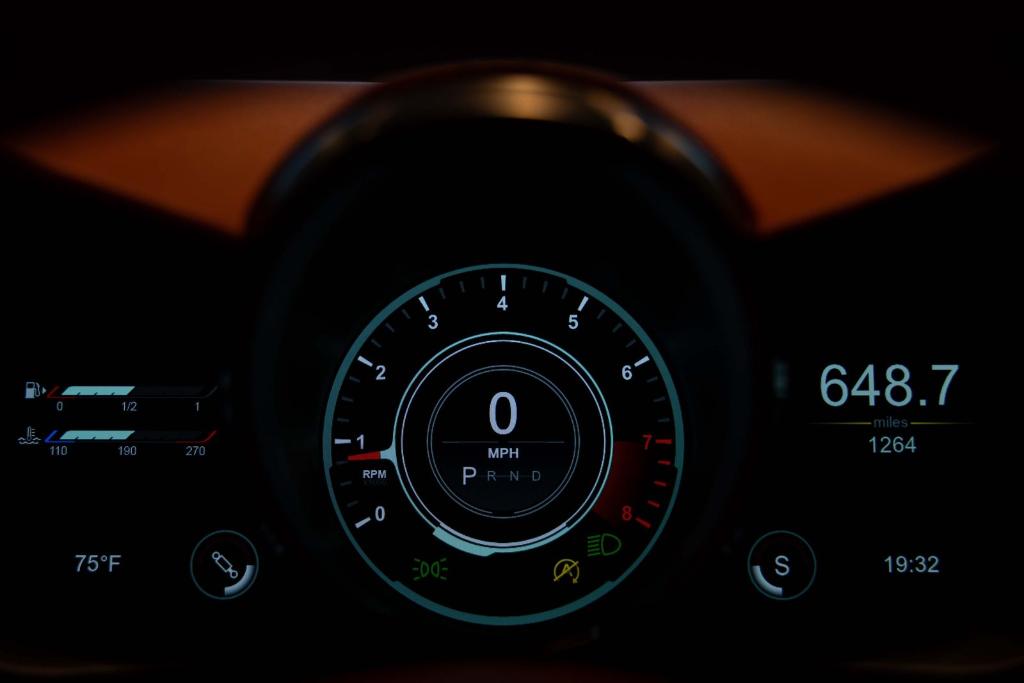 صورة 10 لـ 2023 Aston Martin VANTAGE