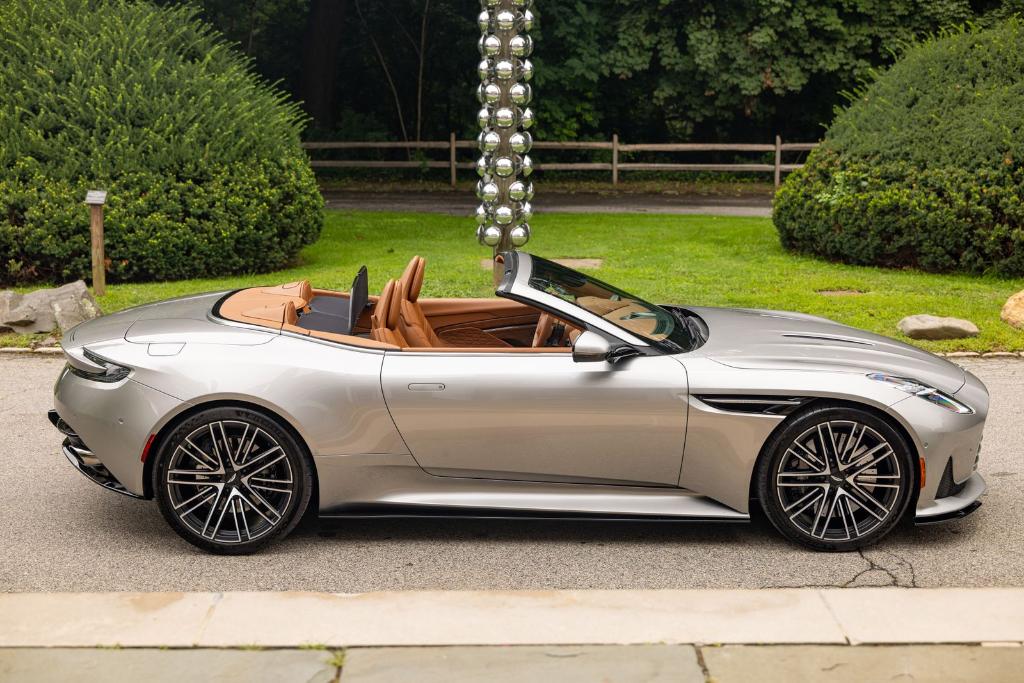 2024 Aston Martin DB12 VOLANTE — фото 21