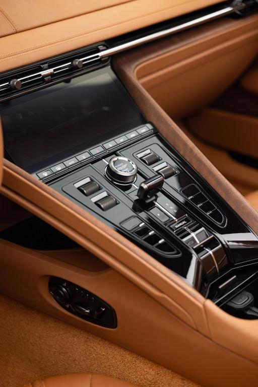 2024 Aston Martin DB12 VOLANTE — фото 16