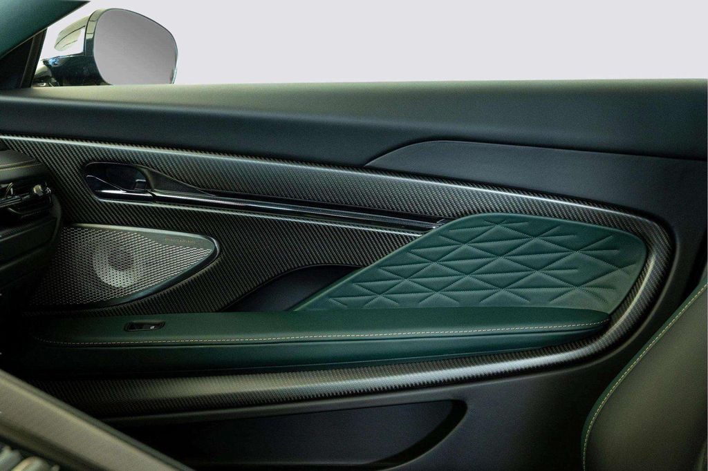2026 Aston Martin DB12 — миниатюра 22