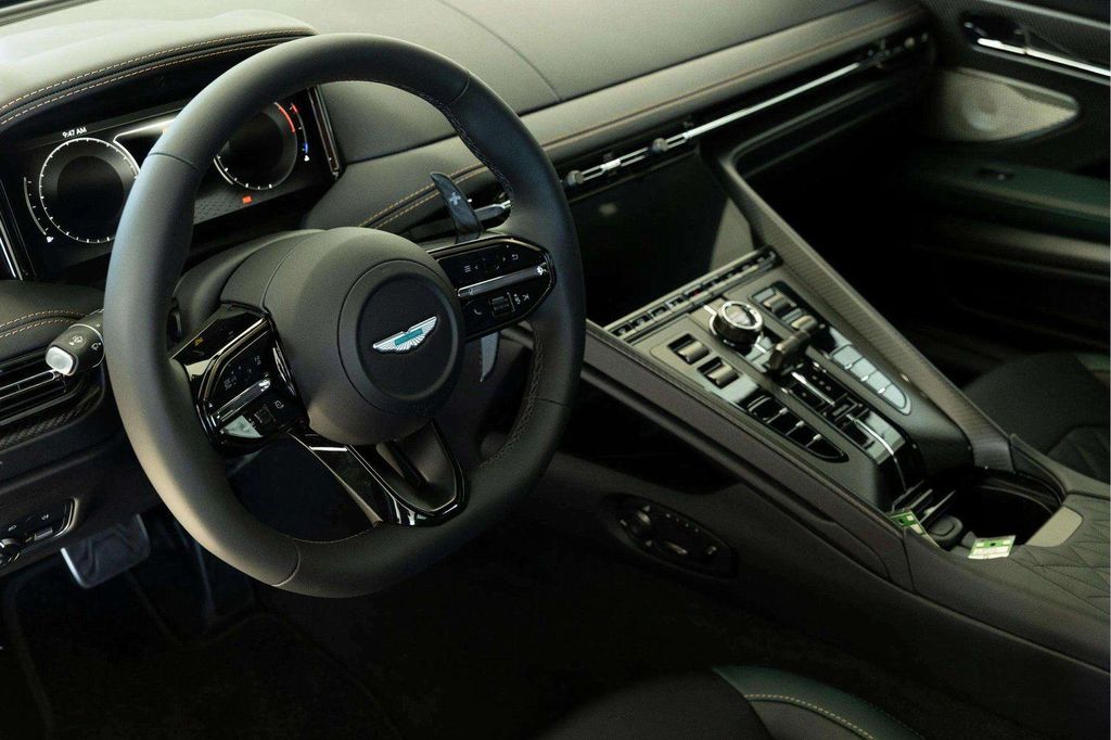 2026 Aston Martin DB12 — миниатюра 23