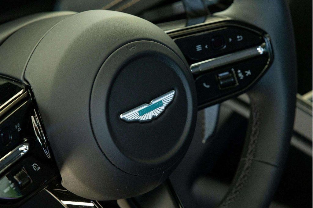 2026 Aston Martin DB12 — миниатюра 24