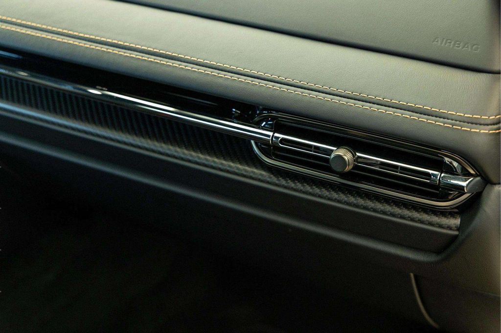 2026 Aston Martin DB12 — миниатюра 31