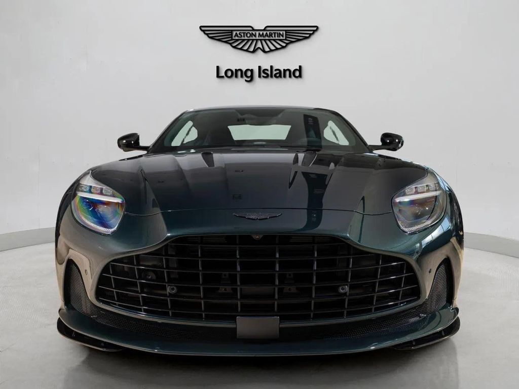 صورة 2 لـ 2026 Aston Martin DB12