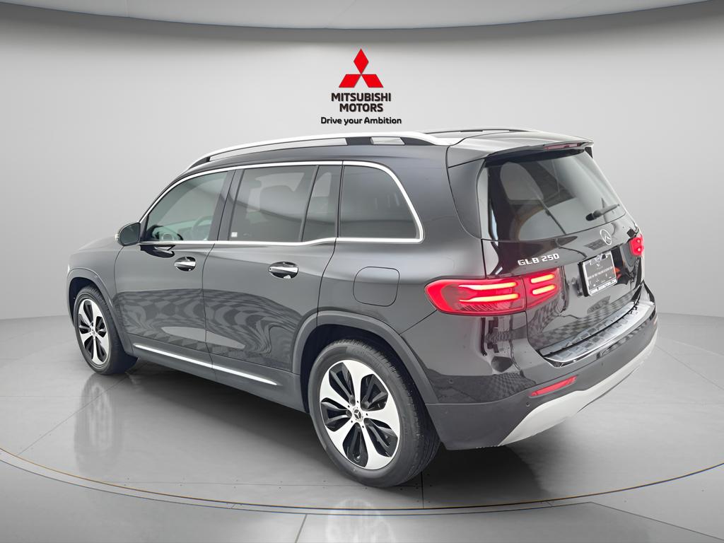 2025 Mercedes-BENZ GLB — миниатюра 6