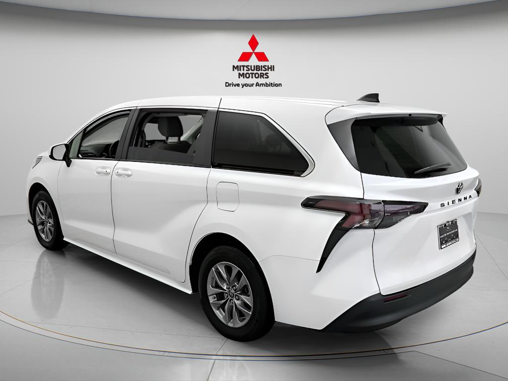 TOYOTA SIENNA - 10
