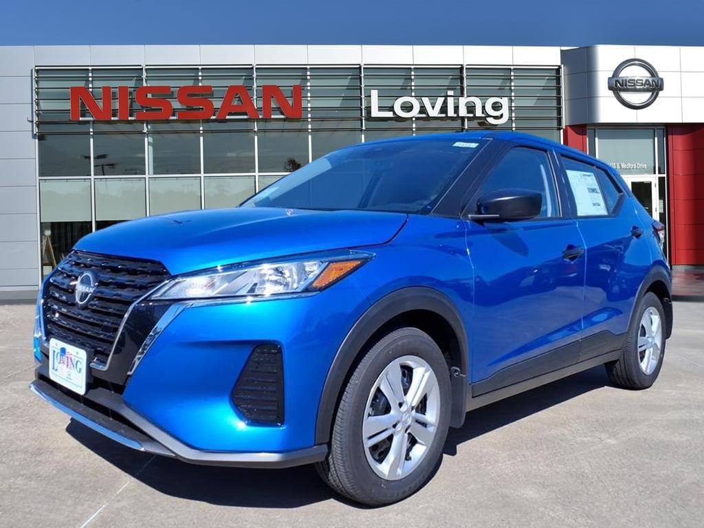New 2025 Nissan Kicks Play S