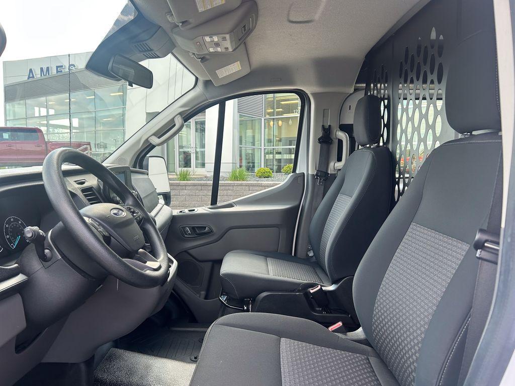 صورة 10 لـ 2025 FORD TRANSIT-250 BASE