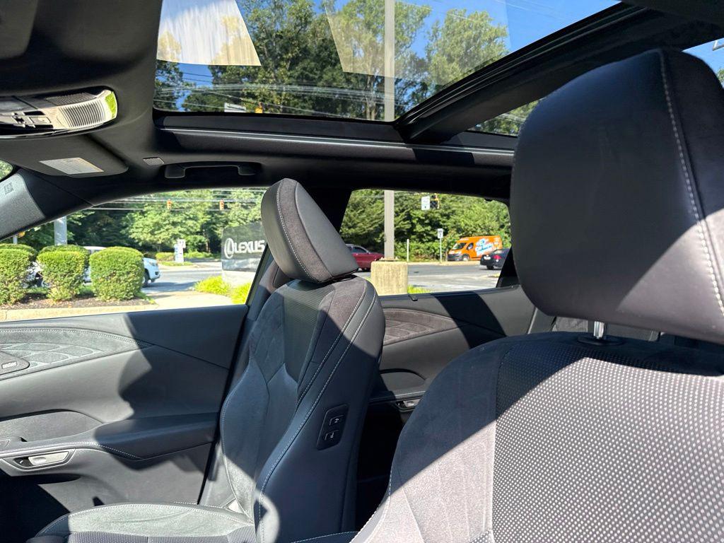 2024 Lexus RX 450H+ BASE thumbnail 12