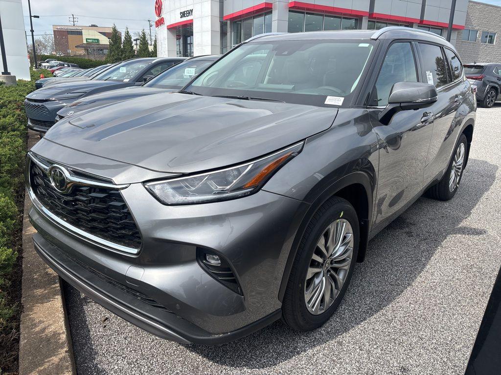 New 2026 Toyota Highlander Platinum
