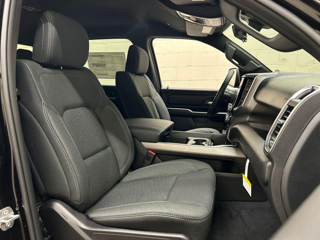 2026 RAM 1500 EXPRESS — миниатюра 12