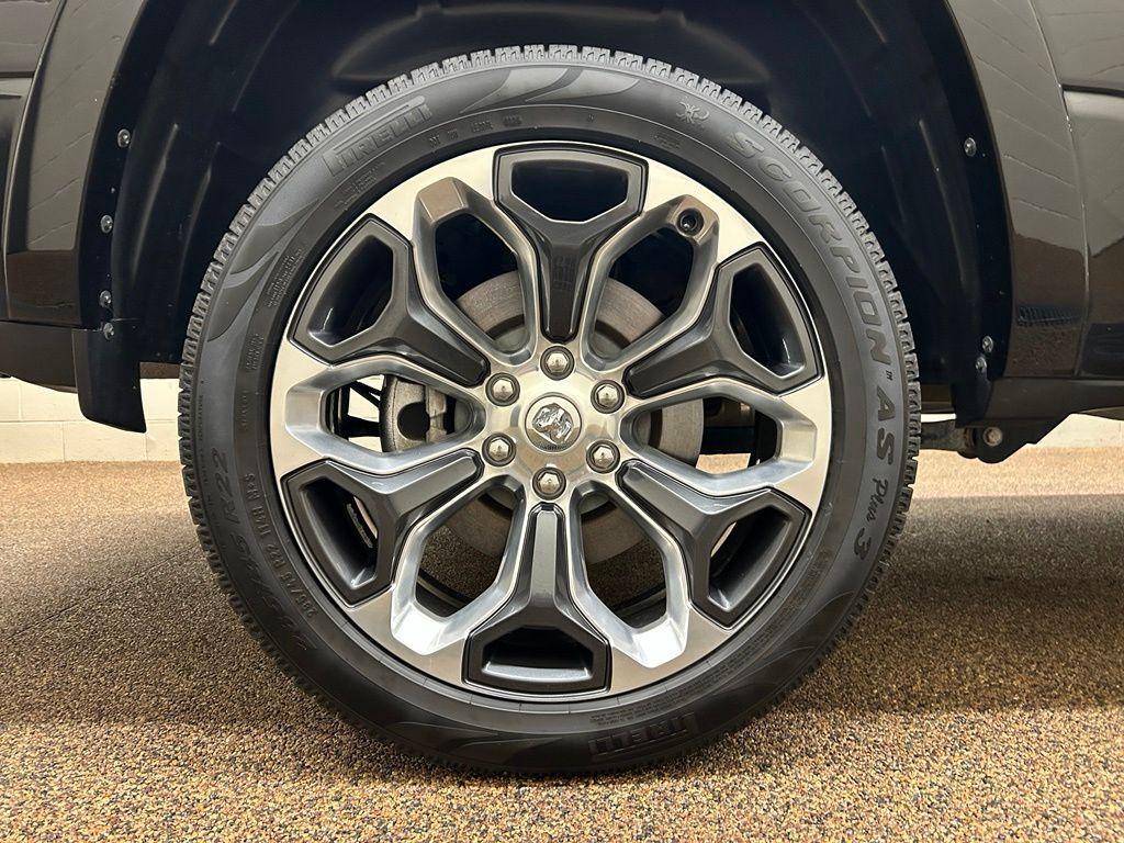 2023 RAM 1500 LIMITED — миниатюра 27