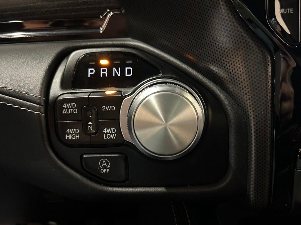 2023 RAM 1500 LIMITED — миниатюра 23