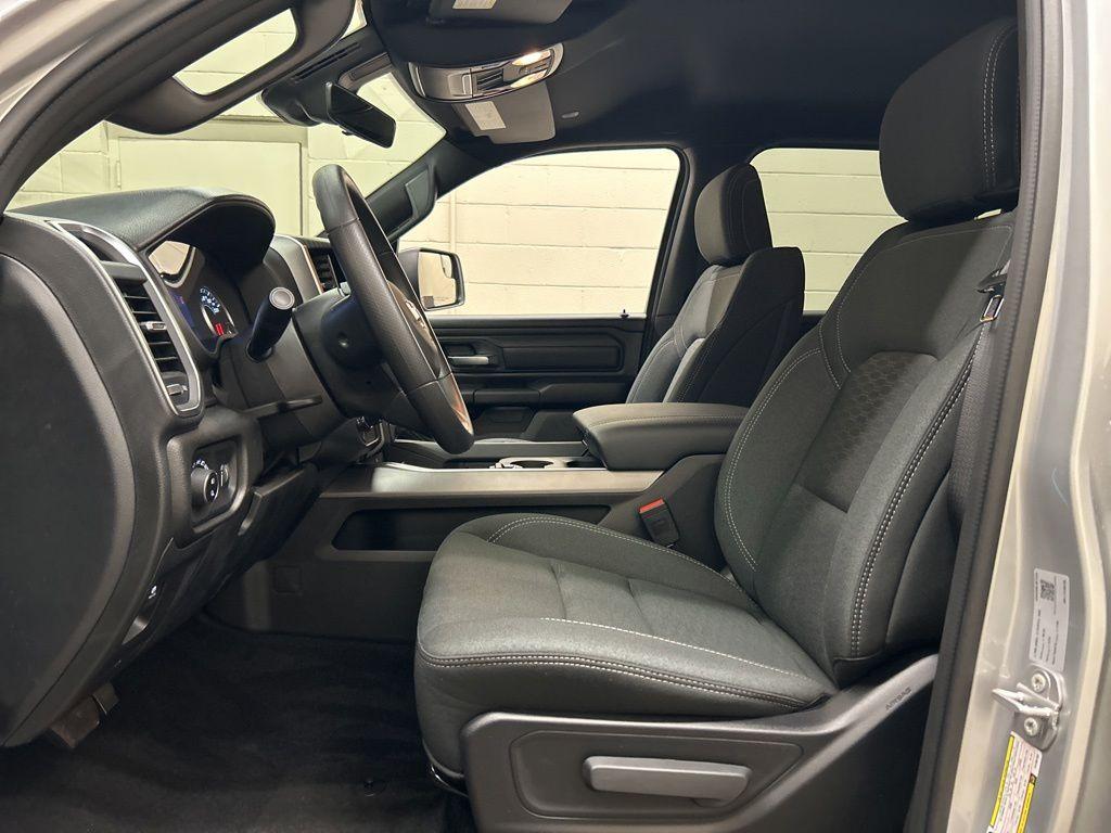 صورة مصغرة 25 لـ 2026 RAM 1500 EXPRESS