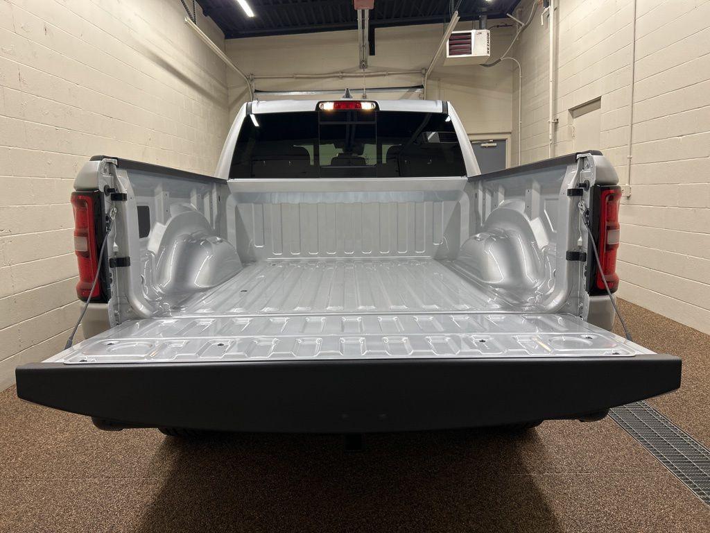 صورة 8 لـ 2026 RAM 1500 EXPRESS