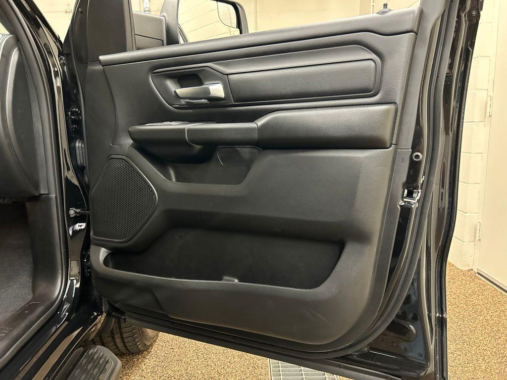 صورة مصغرة 16 لـ 2026 RAM 1500 EXPRESS
