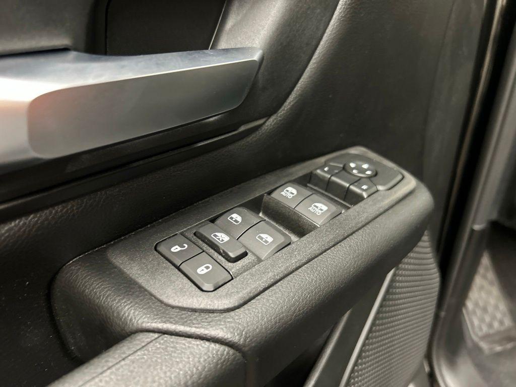 صورة مصغرة 26 لـ 2026 RAM 1500 EXPRESS