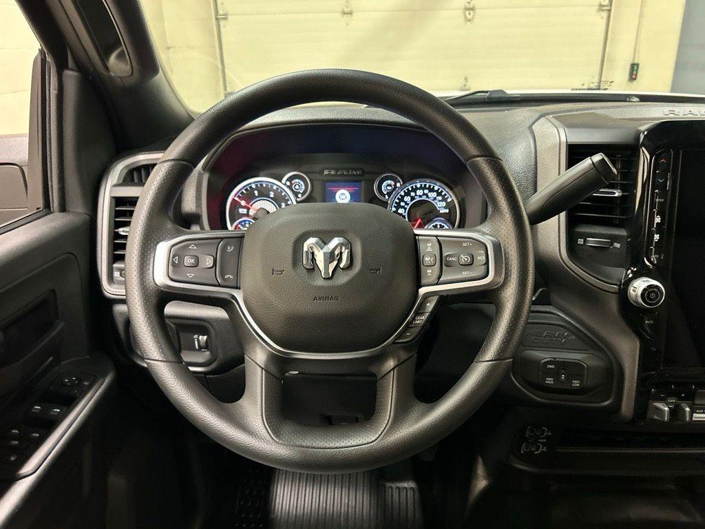 2026 RAM 2500 TRADESMAN thumbnail 17