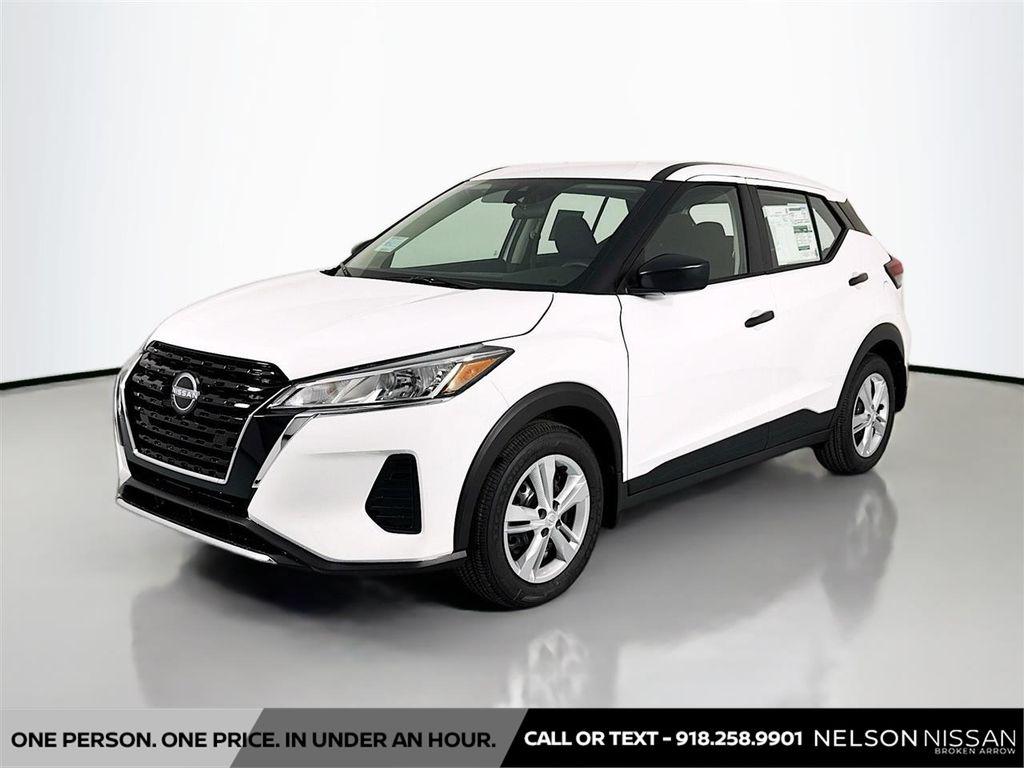 New 2025 Nissan Kicks S