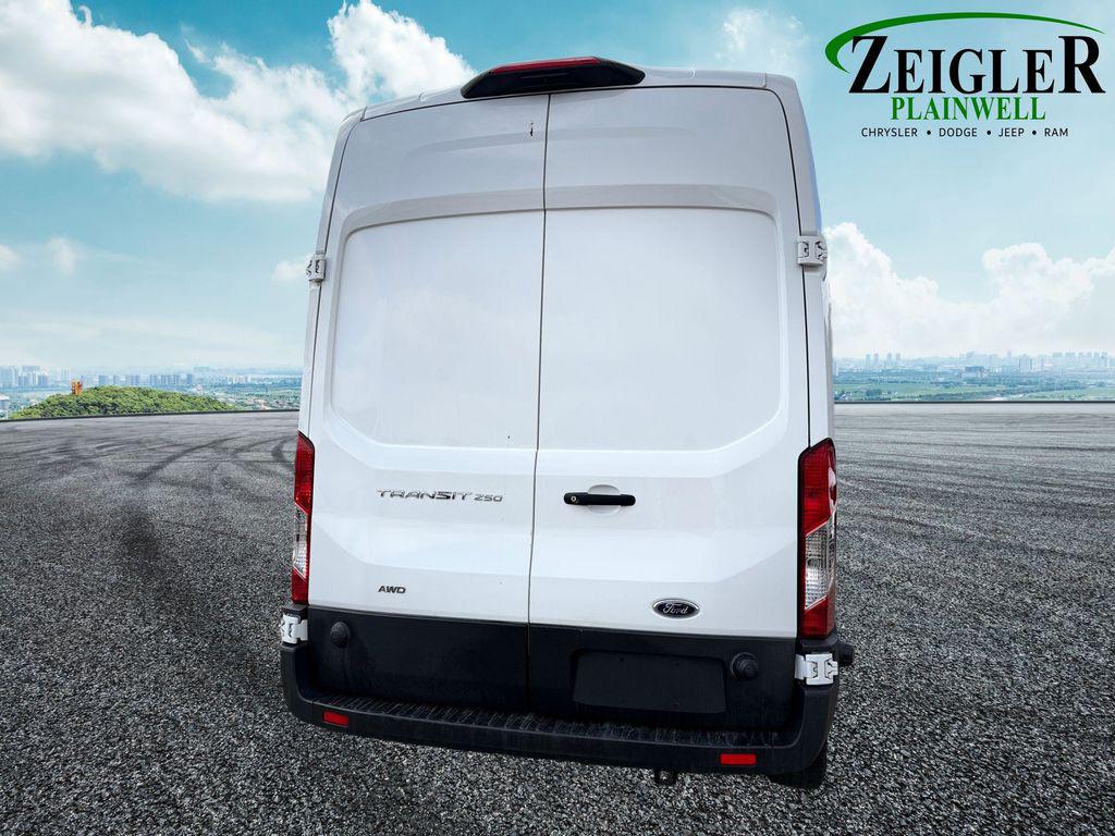 صورة 5 لـ 2025 FORD TRANSIT-250 BASE