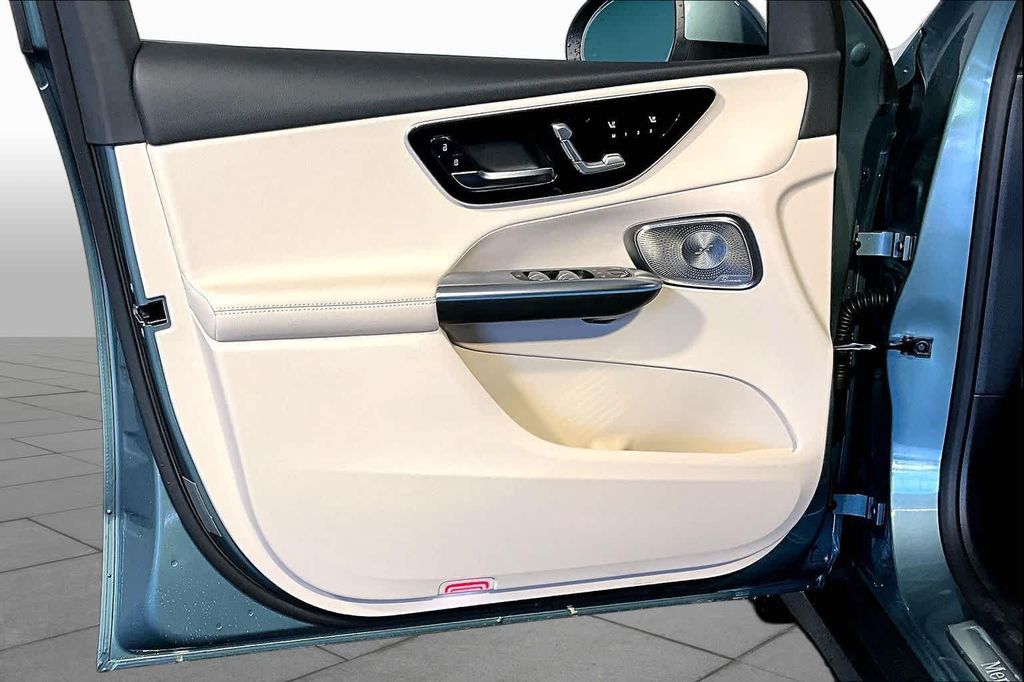 2026 Mercedes-BENZ GLC 缩略图 11