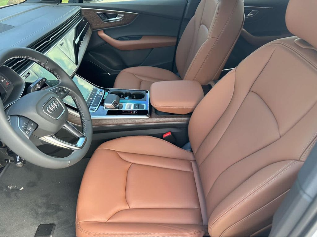 صورة 8 لـ 2026 AUDI Q7 55 PREMIUM