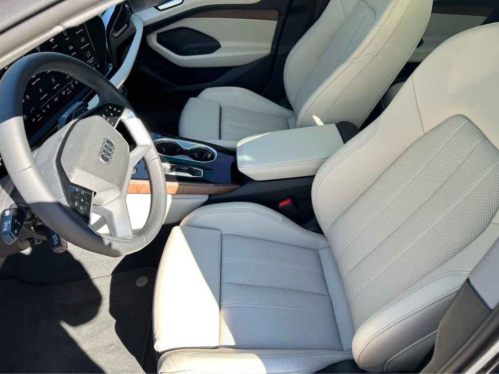 صورة 8 لـ 2026 AUDI A6 PREMIUM PLUS QUATTRO S TRONIC