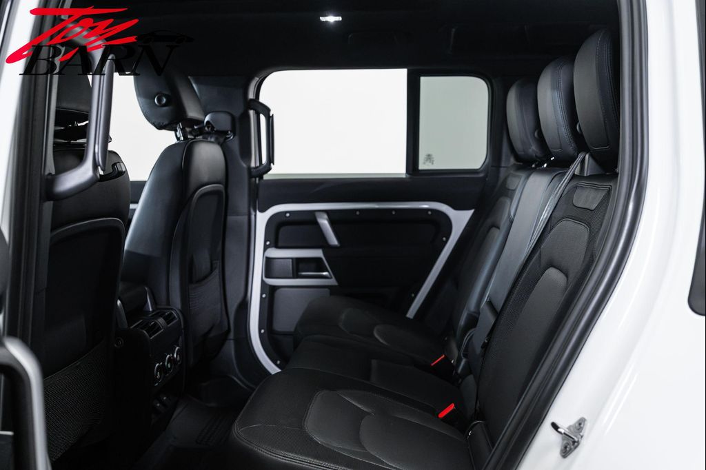 صورة مصغرة 42 لـ 2023 LAND Rover DEFENDER 110 X-DYNAMIC SE