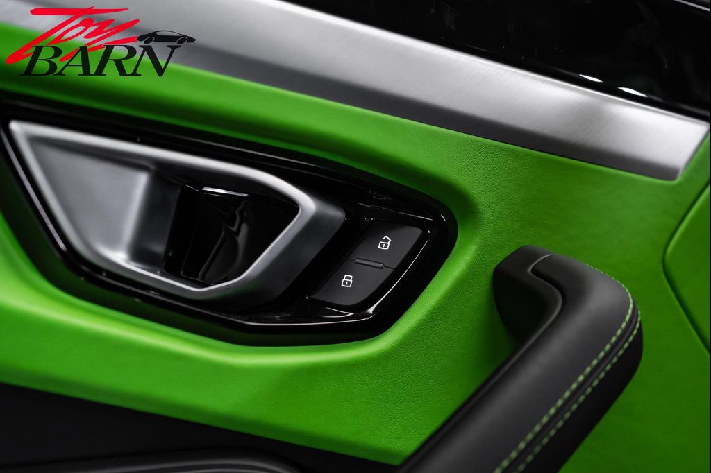 صورة مصغرة 19 لـ 2022 Lamborghini URUS BASE