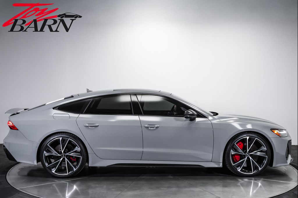صورة 6 لـ 2021 AUDI RS 7 4.0T