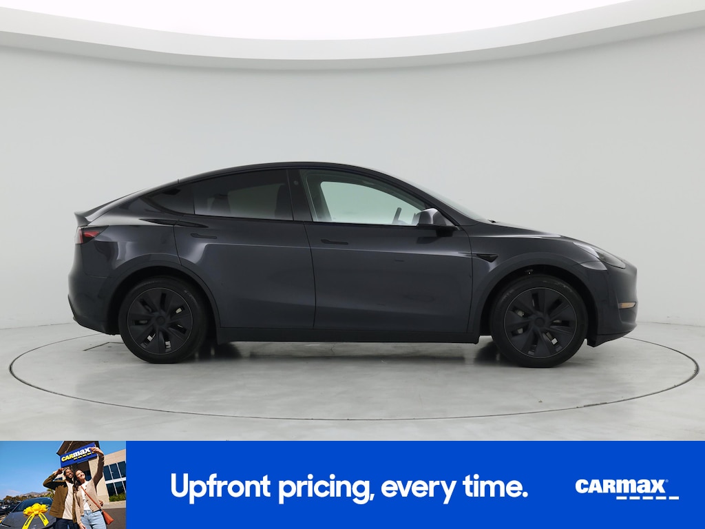 TESLA MODEL Y LONG RANGE - 9