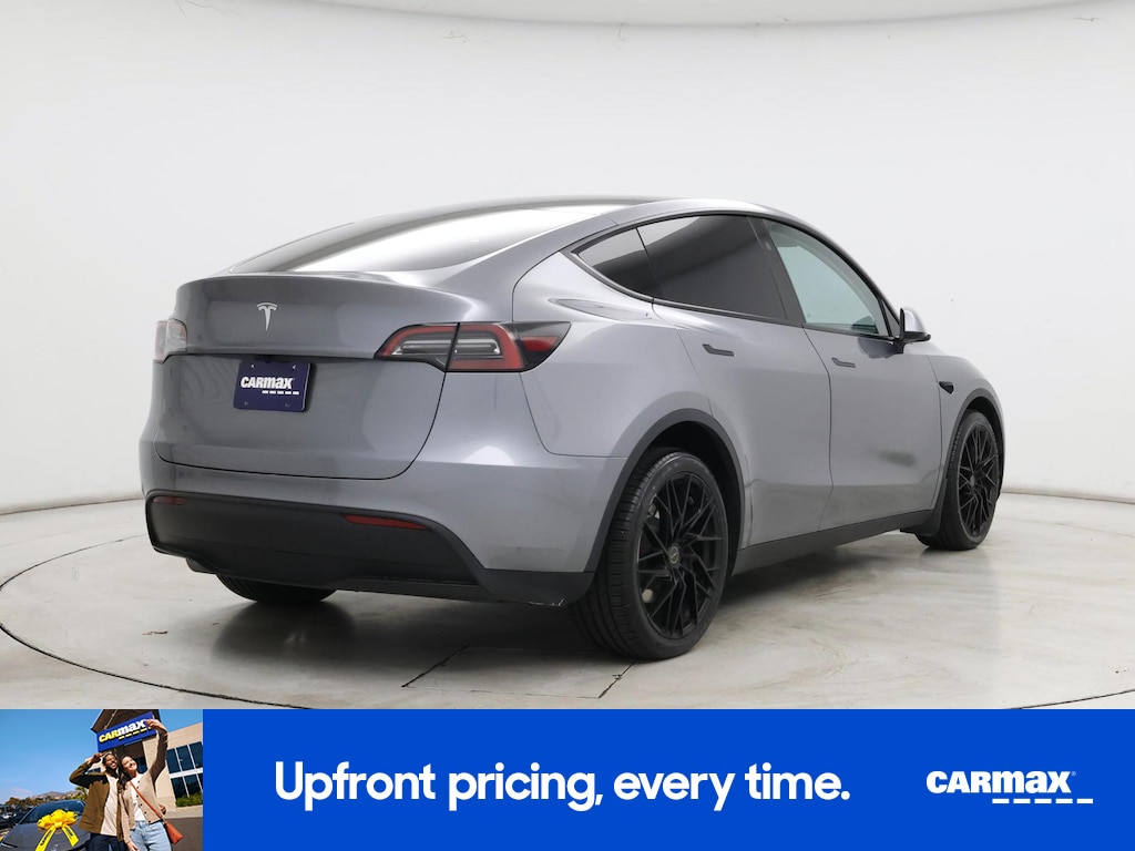TESLA MODEL Y LONG RANGE - 10