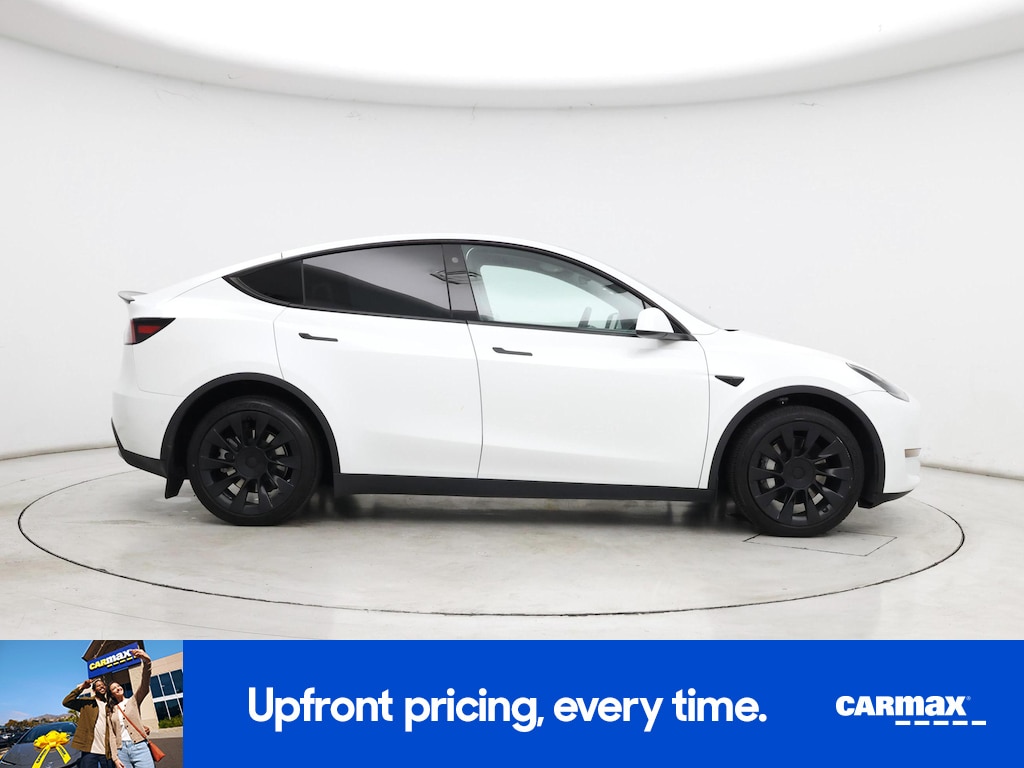 TESLA MODEL Y LONG RANGE - 9