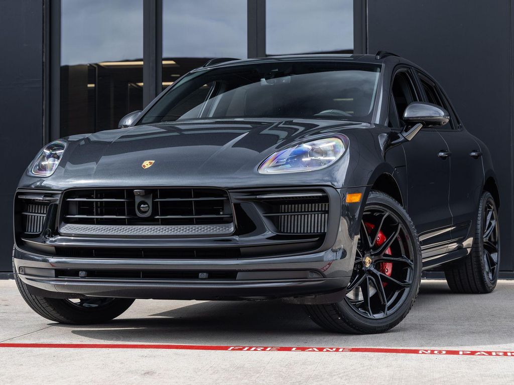 New 2026 Porsche Macan Macan GTS