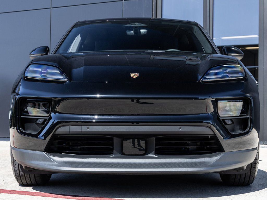 صورة 8 لـ 2025 Porsche MACAN MACAN ELECTRIC