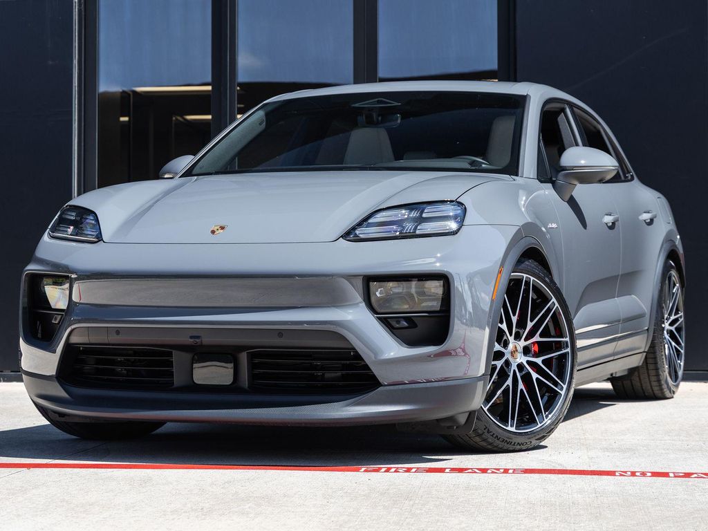 New 2025 Porsche Macan Macan Electric 4