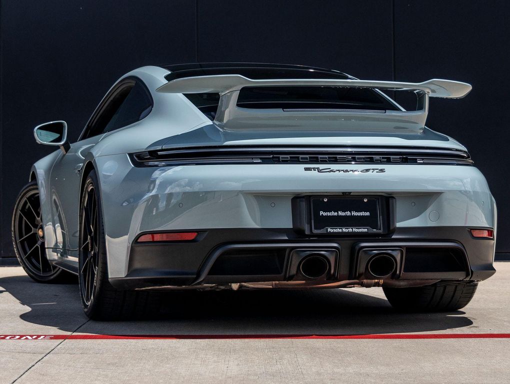 صورة 3 لـ 2026 Porsche 911 CARRERA GTS