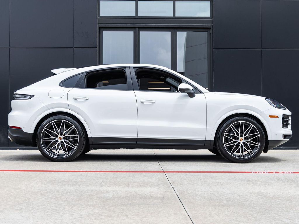 2026 Porsche CAYENNE — миниатюра 12
