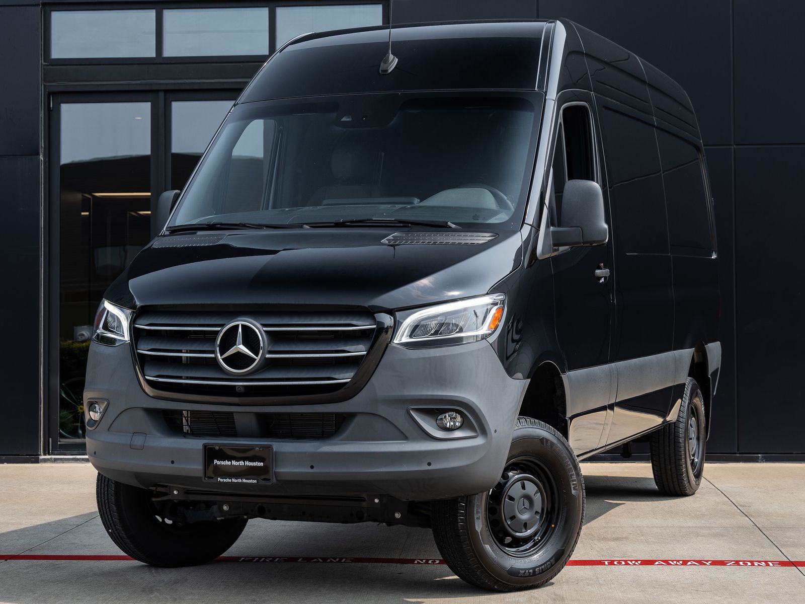 صورة 1 لـ 2024 Mercedes-BENZ SPRINTER 2500