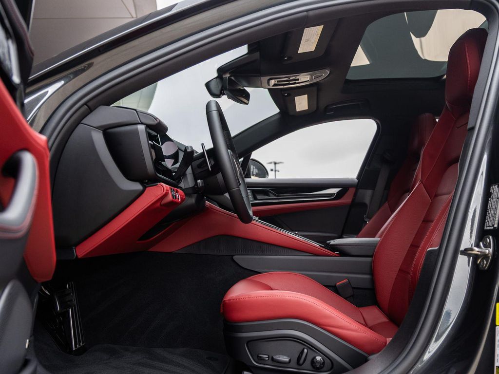 صورة مصغرة 25 لـ 2026 Porsche PANAMERA 4