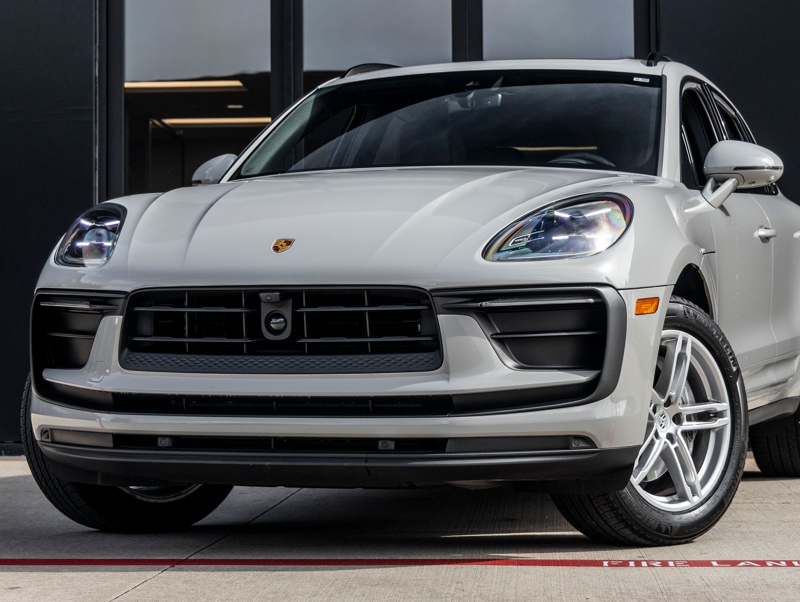 صورة 7 لـ 2025 Porsche MACAN