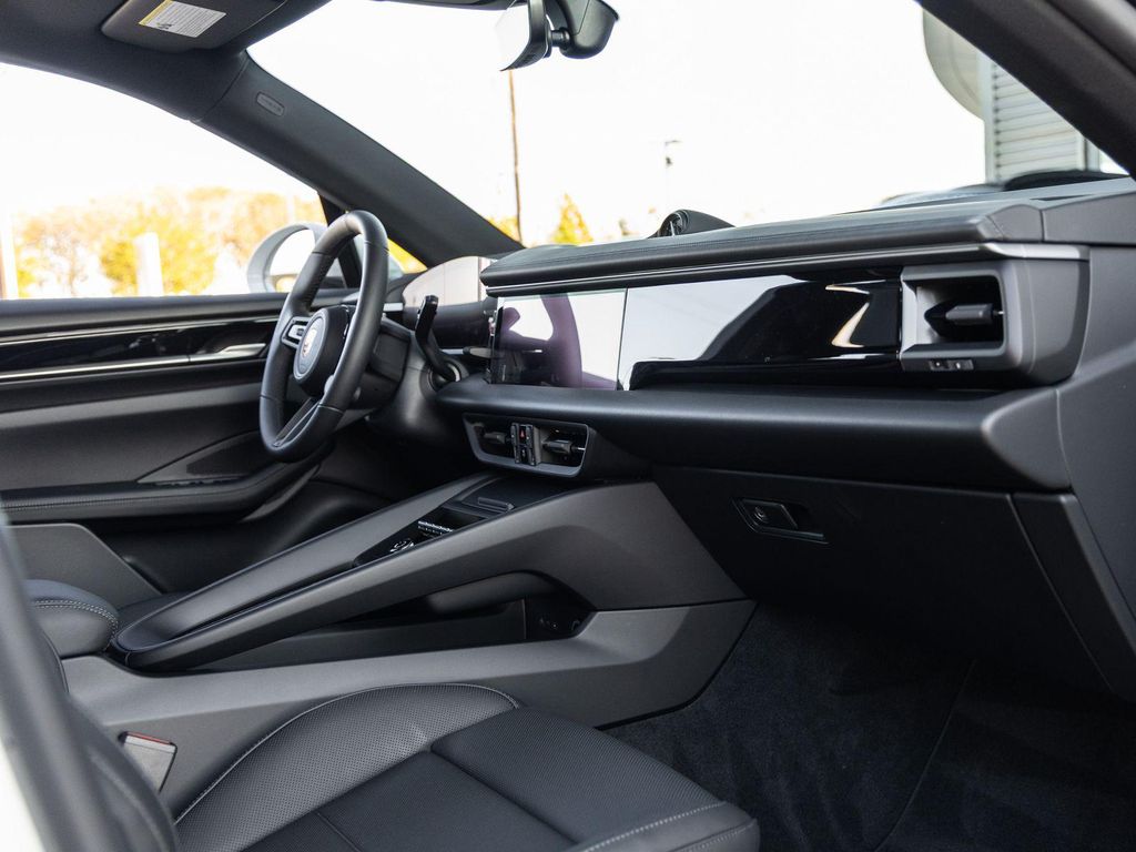 صورة مصغرة 47 لـ 2025 Porsche MACAN 4S