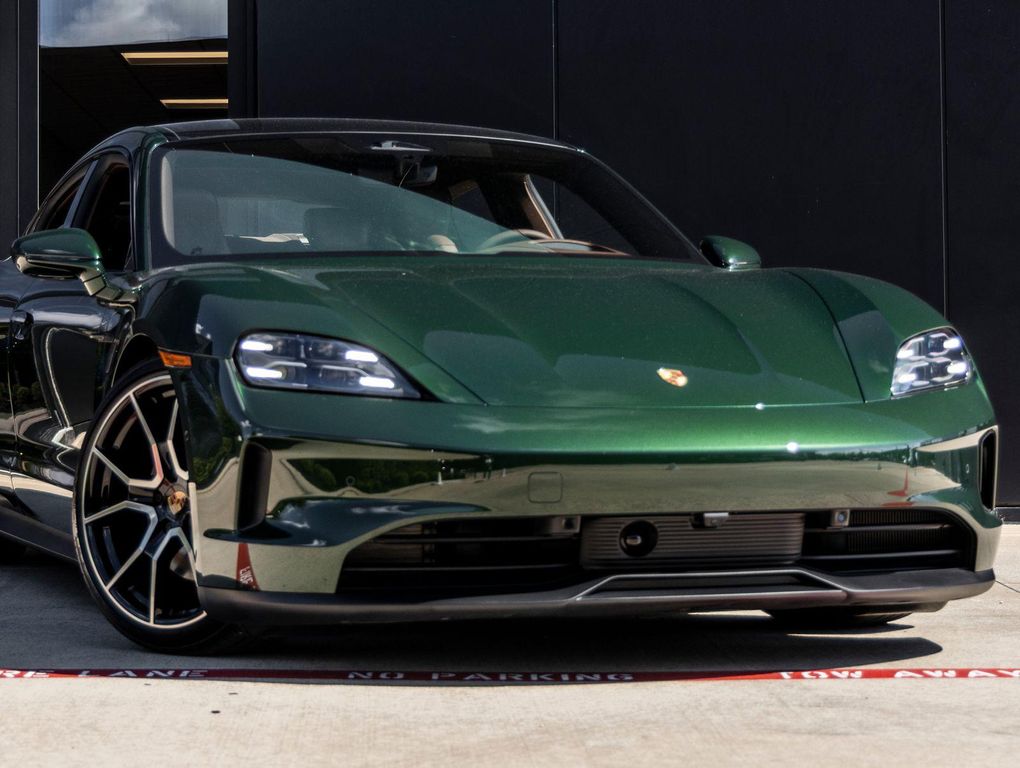 صورة 9 لـ 2026 Porsche TAYCAN 4