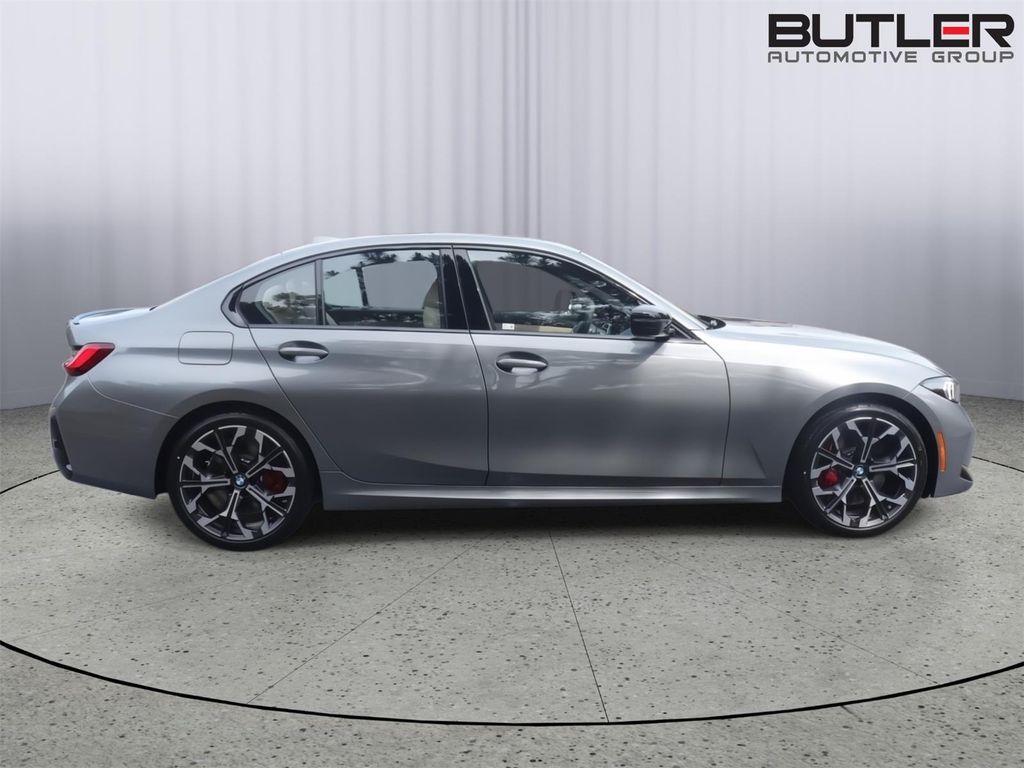 صورة 8 لـ 2026 BMW 330 330I