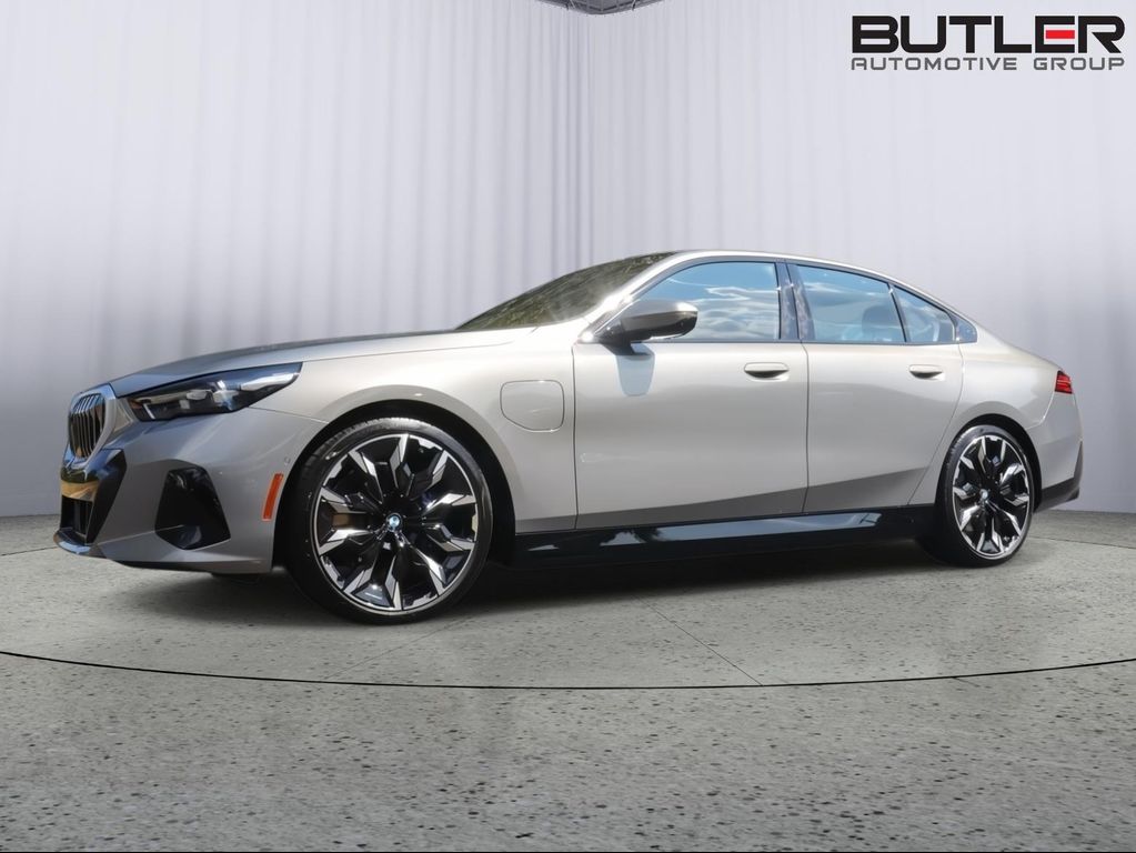 New 2026 BMW 550e xDrive