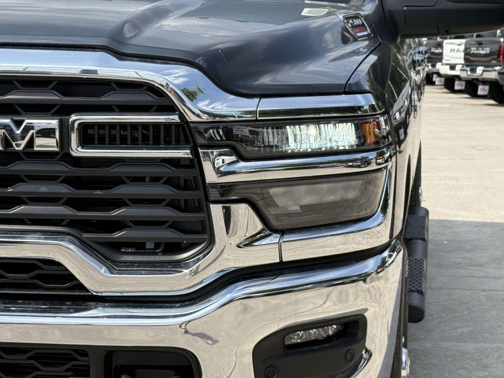 صورة 7 لـ 2026 RAM 2500 TRADESMAN CREW CAB 4X4 6'4' BOX