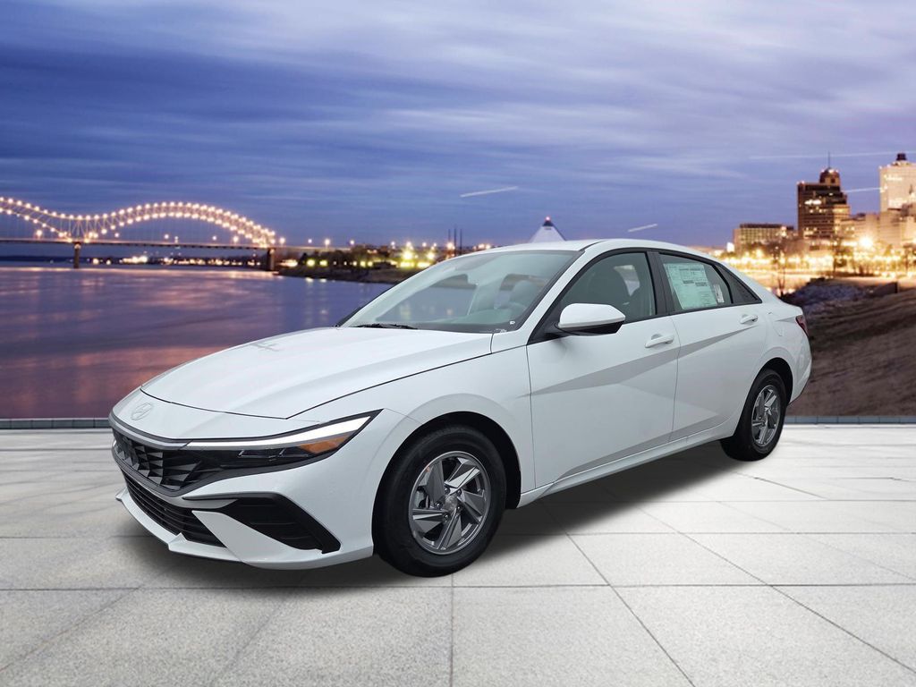New 2026 Hyundai ELANTRA SE